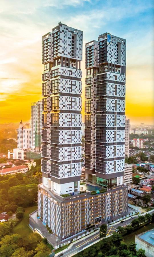 2 Bedroom @setia Sky 88 Apartment *